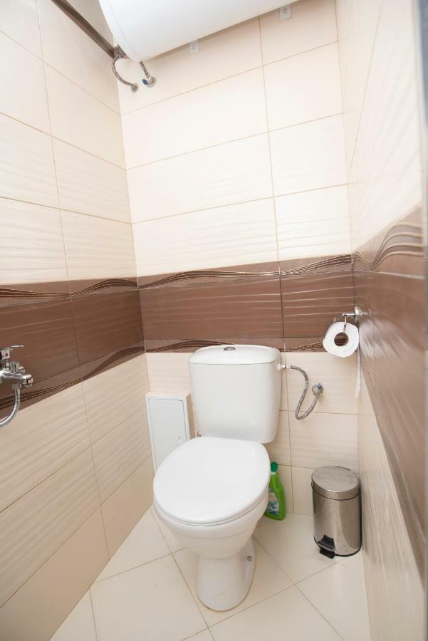 Ferienwohnung Lynn'S Oasis-Ocean Touch In Core Downtown Burgas City Exterior foto
